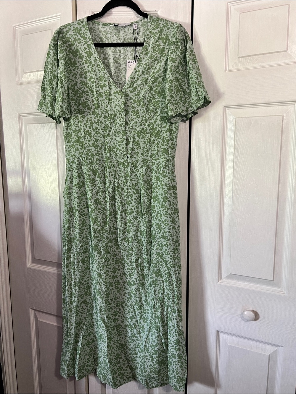 & Other Stories Light Green Ditsy Button-Front Midi Dress